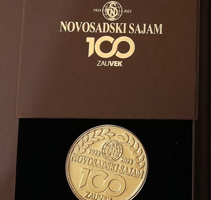 medalja 2 700x665 - SINOMEL – BILJNI MELEM ZA SINUSE